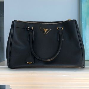 Authentic Prada Saffiano Bag Med. in excellent condition